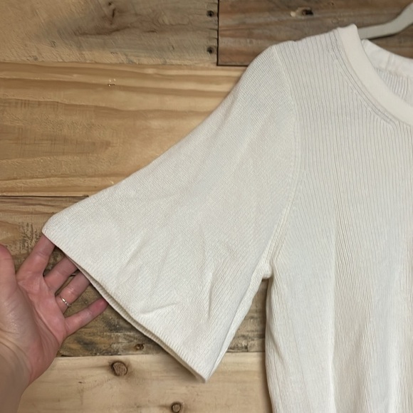 Banana Republic size Medium Ivory Color Tie Back Short Flare Sleeve Soft Sweater - Picture 3 of 7